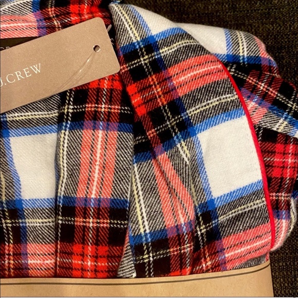 🌸 J. Crew flannel pajama set in white-out plaid - Picture 4 of 5